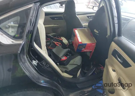 2017 Nissan Altima 2.5 Sv z USA, uszkodzony, nr VIN 1N4AL3AP0HC195378